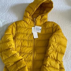 Uniqlo Women’s Ultra Light Down Parka jacketyellow